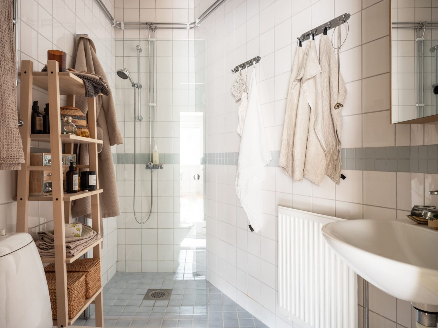 salle de bain blanche